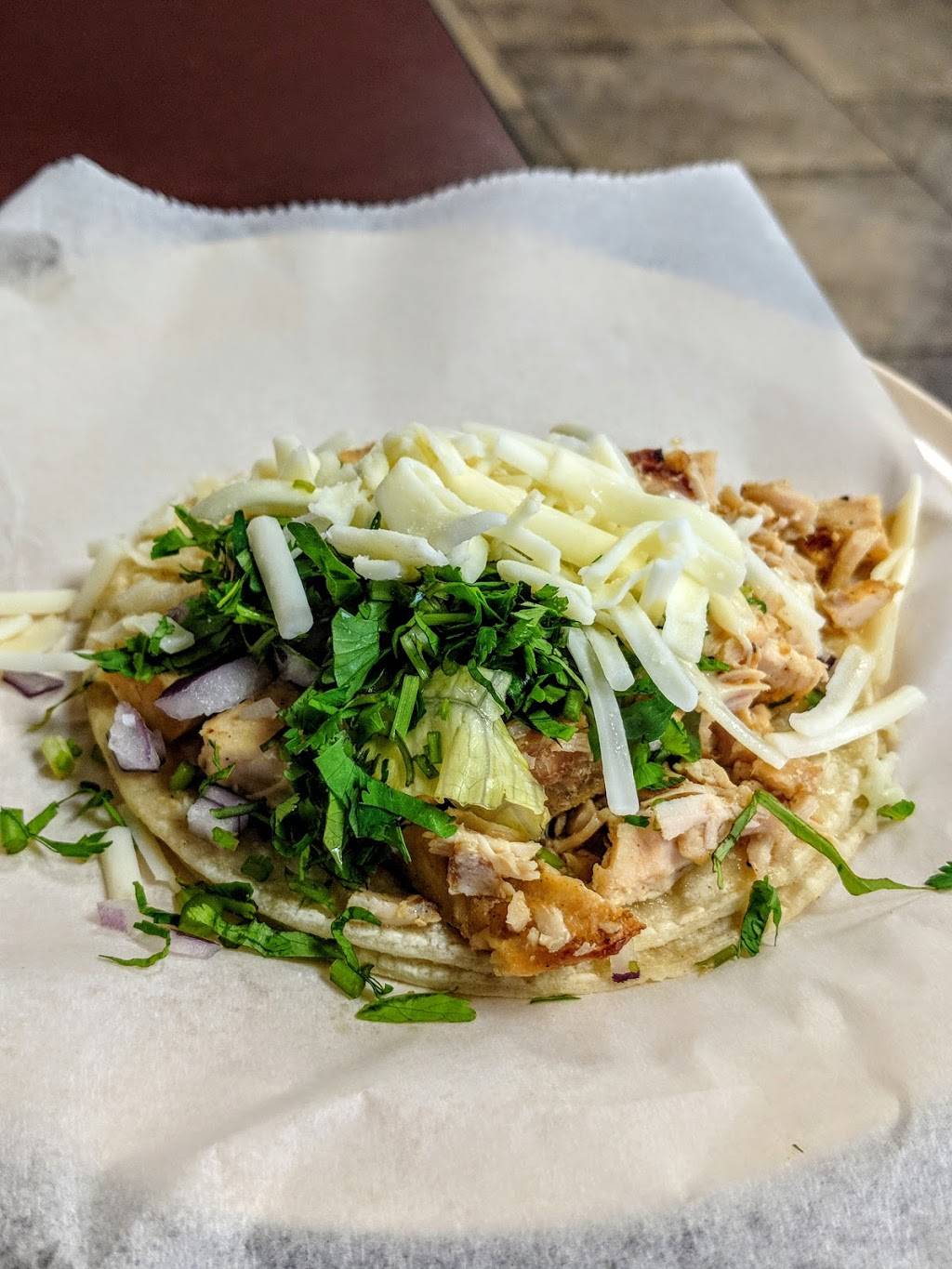 Los Burritos Tapatios | restaurant | 109 W Boughton Rd, Bolingbrook, IL 60440, USA | 6307547771 OR +1 630-754-7771