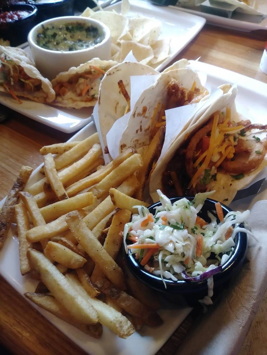 Applebees Grill + Bar | restaurant | 1400 Brookdale Mall, Brooklyn Center, MN 55430, USA | 7635661003 OR +1 763-566-1003