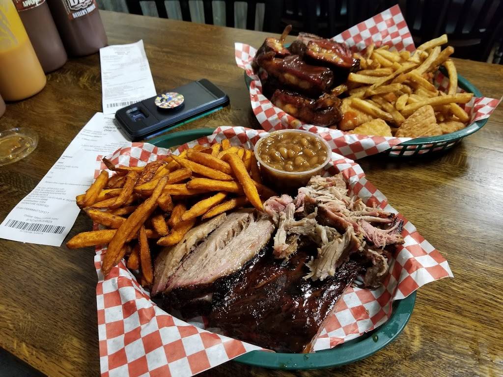 Steamboat BBQ | restaurant | 322 E Geneva Rd, Wheaton, IL 60187, USA | 6306656227 OR +1 630-665-6227