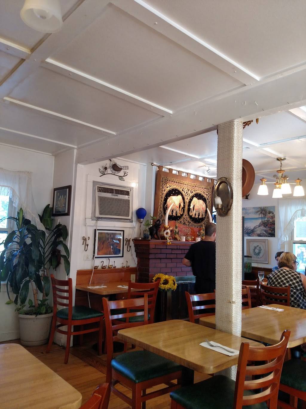 Bangkok Hill Thai Restaurant | restaurant | 177 Massachusetts Ave, Lunenburg, MA 01462, USA | 9783430555 OR +1 978-343-0555