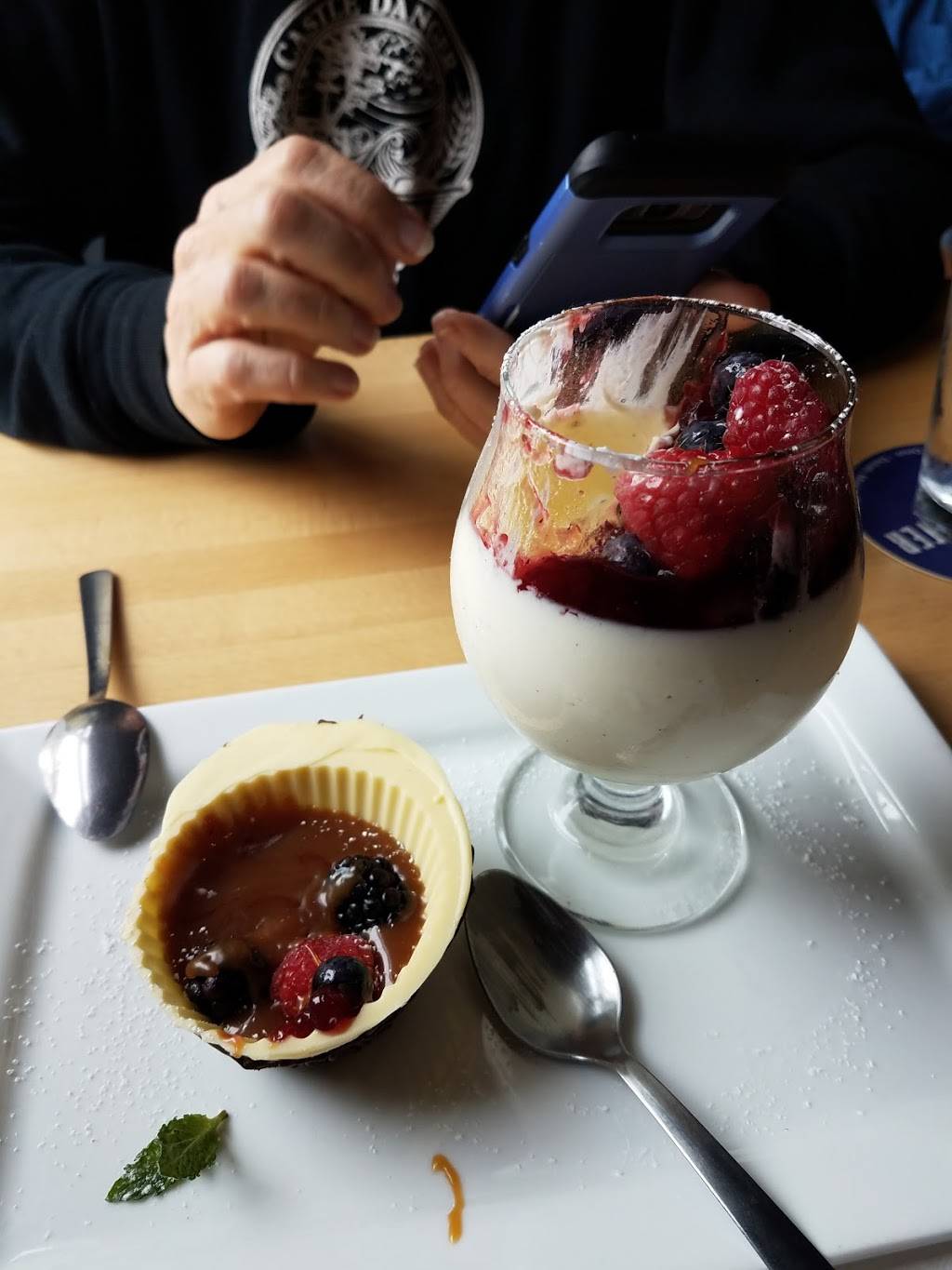 Canal Park Brewing Company | restaurant | 300 Canal Park Dr, Duluth, MN 55802, USA | 2184644790 OR +1 218-464-4790