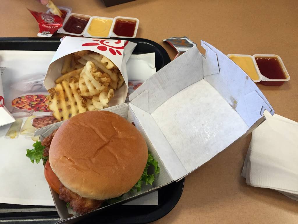 Chick-fil-A | restaurant | 900 E Alosta Ave, Azusa, CA 91702, USA | 6263347600 OR +1 626-334-7600