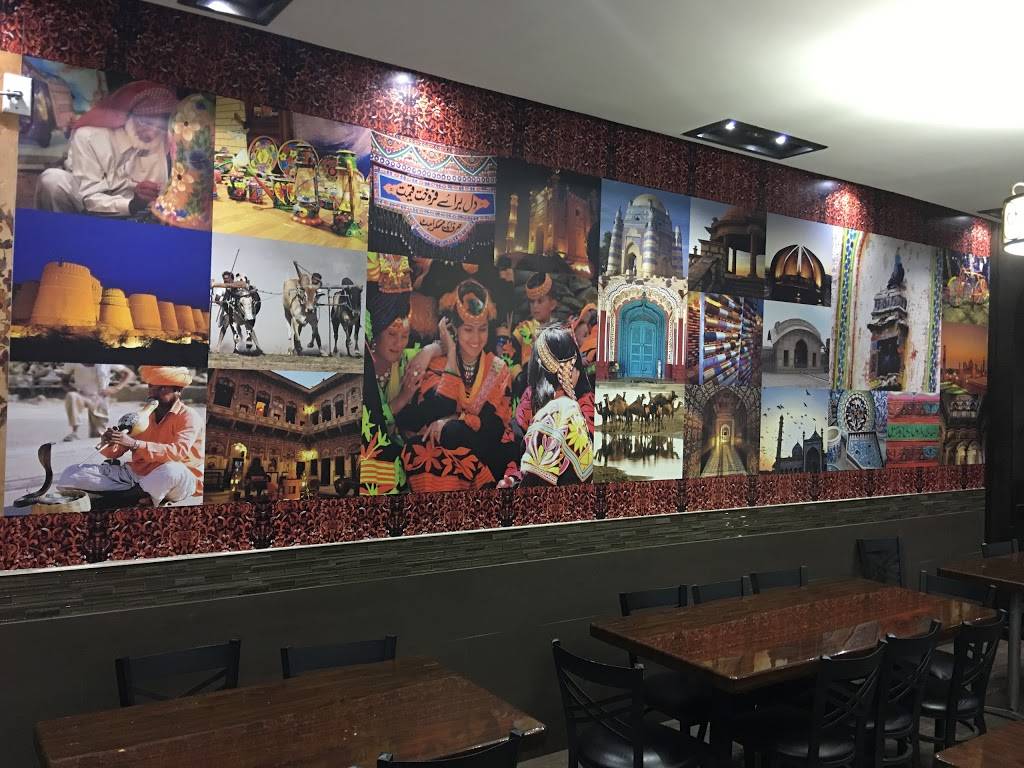 Hot Plate | restaurant | 69 Dundas St W, Mississauga, ON L5B 1H7, Canada | 9058484100 OR +1 905-848-4100