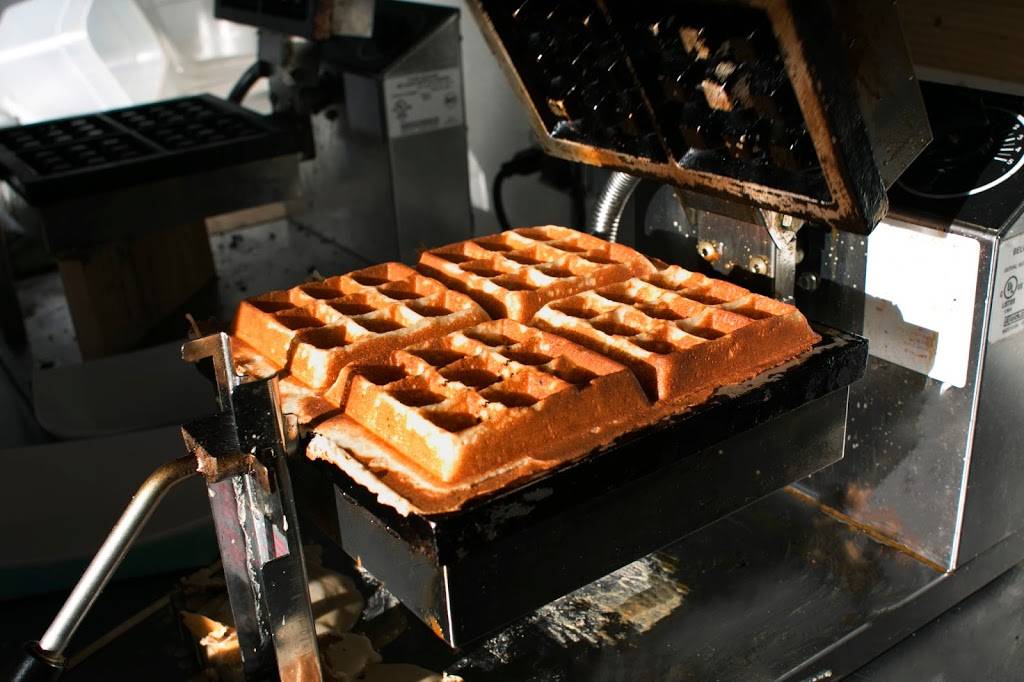 Tammys Chicken In Waffles | restaurant | 2466 Bancroft Way, Berkeley, CA 94704, USA | 5105294266 OR +1 510-529-4266