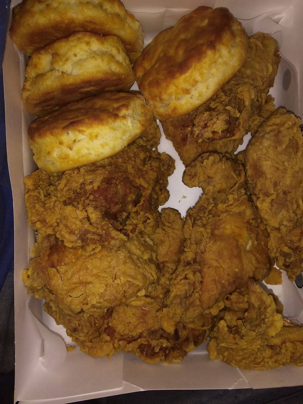Bojangles Famous Chicken n Biscuits | restaurant | 7239 Moorefield Memorial Hwy, Liberty, SC 29657, USA | 8643726669 OR +1 864-372-6669