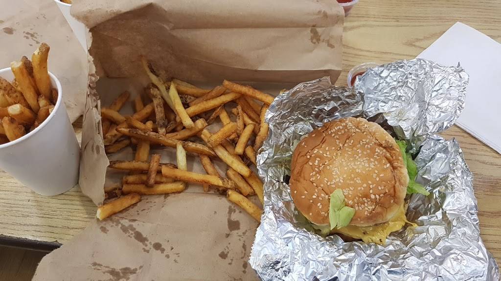 Five Guys | meal takeaway | Nec Rand Rd. & Kensinton Road, Mt Prospect, IL 60056, USA | 8474839330 OR +1 847-483-9330