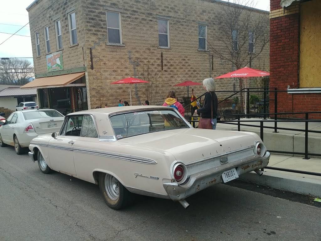 Rods Rockin Rolls | restaurant | 327 Main St, Ducktown, TN 37326, USA | 4237615000 OR +1 423-761-5000