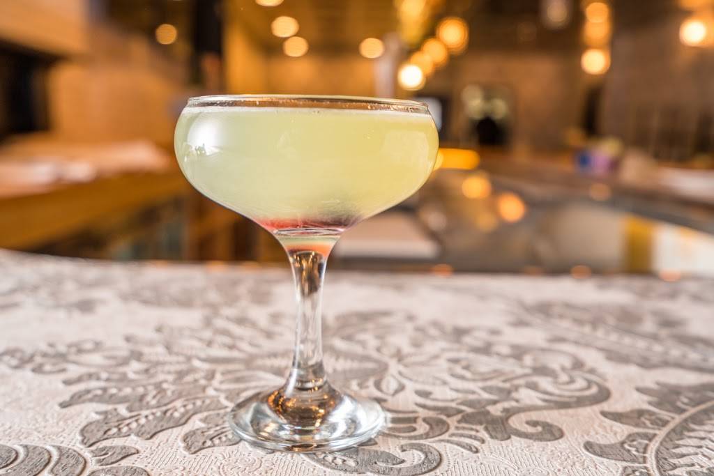 The Light Horse | restaurant | 715 King St, Alexandria, VA 22314, USA | 7035490533 OR +1 703-549-0533