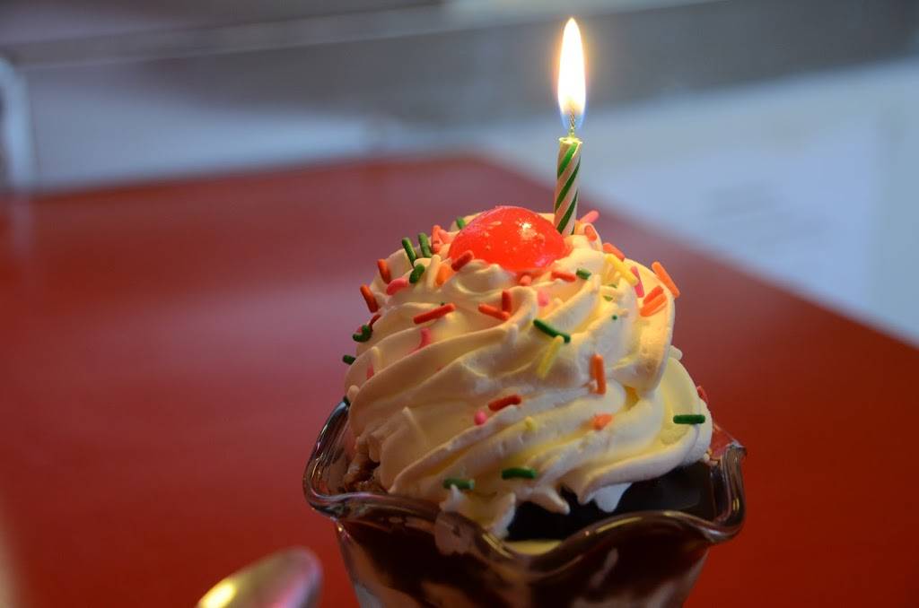 Happy Joes Pizza & Ice Cream - Dubuque- Century Dr. | restaurant | 855 Century Dr, Dubuque, IA 52001, USA | 5635560820 OR +1 563-556-0820