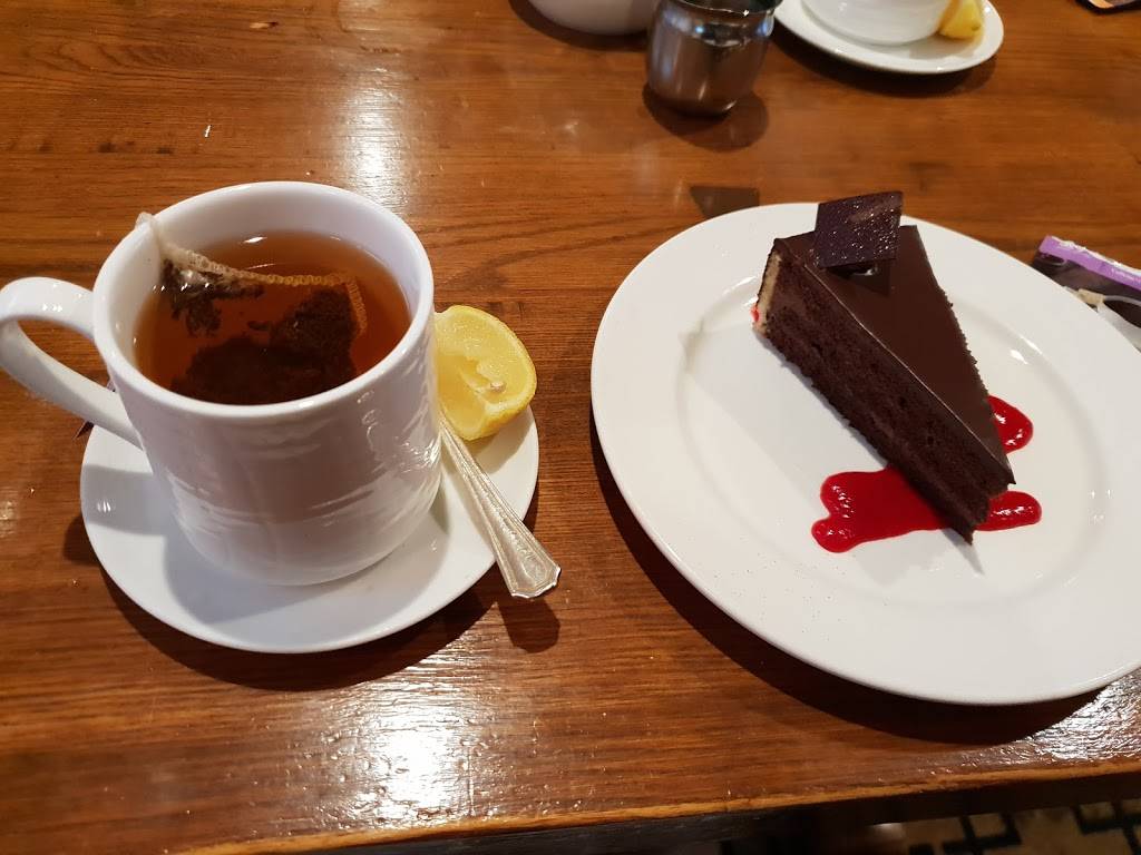 The Monocle Restaurant | restaurant | 107 D St NE, Washington, DC 20002, USA | 2025464488 OR +1 202-546-4488