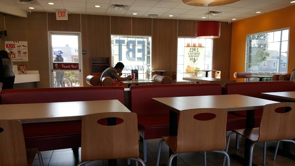 KFC | restaurant | 209 E, CA-1, Long Beach, CA 90806, USA | 5625996218 OR +1 562-599-6218