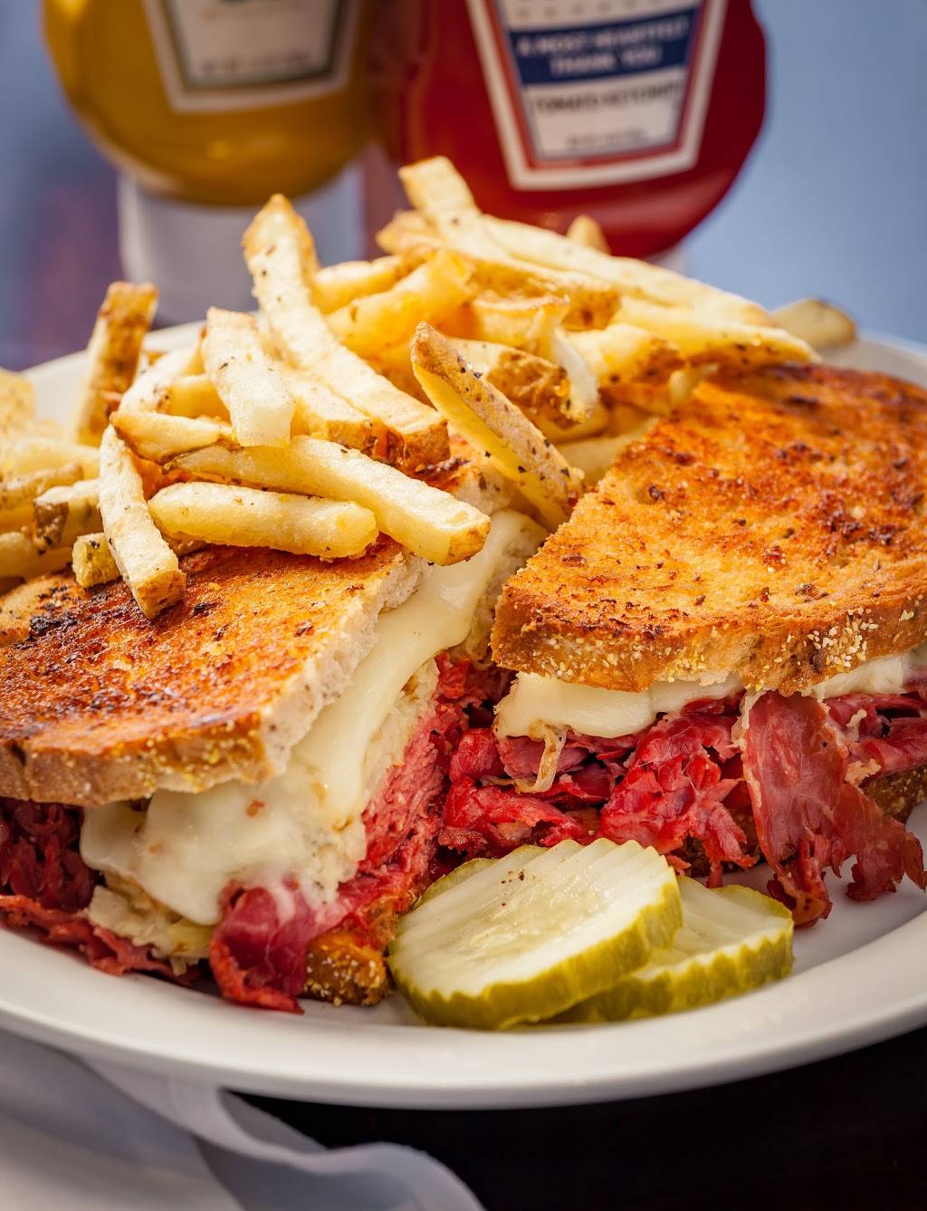 Green St. Grille | restaurant | 120 W Green St, Bensenville, IL 60106, USA | 6304741201 OR +1 630-474-1201