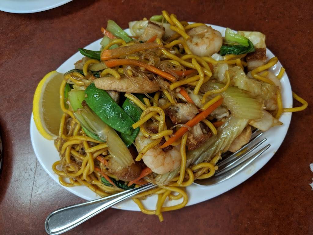 Summer House - Filipino Thai Cuisine | restaurant | 568 Sheppard Ave W, North York, ON M3H 2R9, Canada | 4163987877 OR +1 416-398-7877