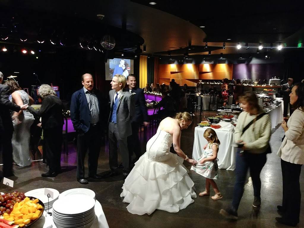 Tavern Lowry | restaurant | 7401 E 1st Ave, Denver, CO 80230, USA | 3033660007 OR +1 303-366-0007