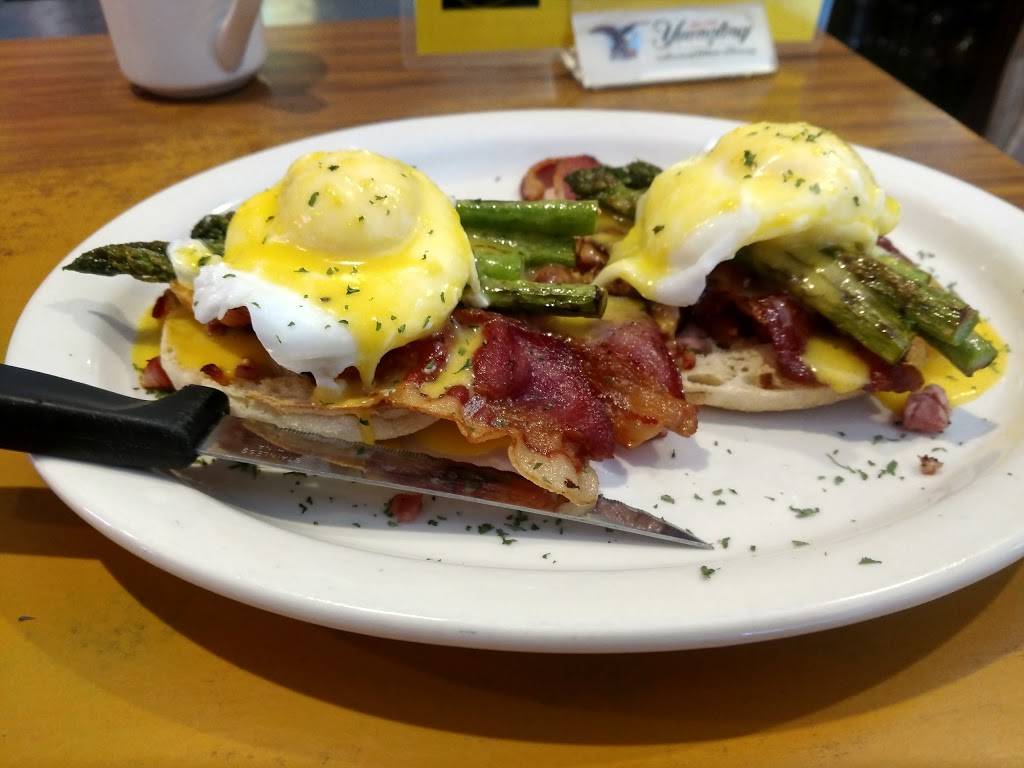 Village Tavern | restaurant | 10678 Main St, Mantua, OH 44255, USA | 3302748201 OR +1 330-274-8201