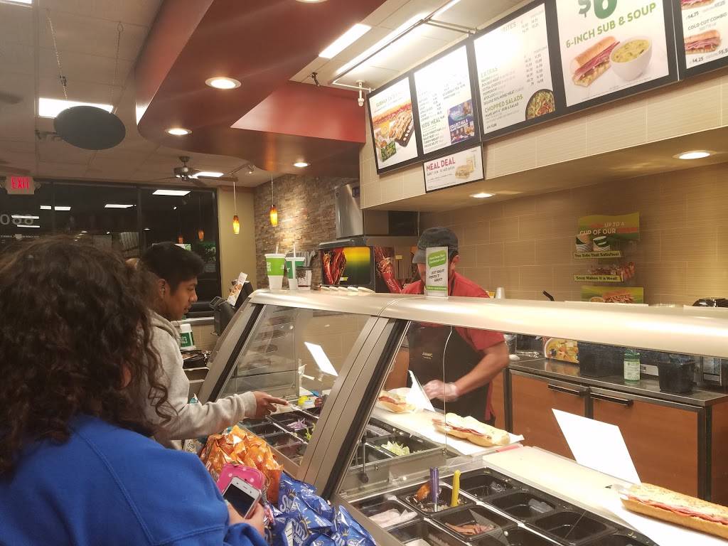 Subway | meal takeaway | 660 Quintana Rd, Morro Bay, CA 93442, USA | 8057721926 OR +1 805-772-1926