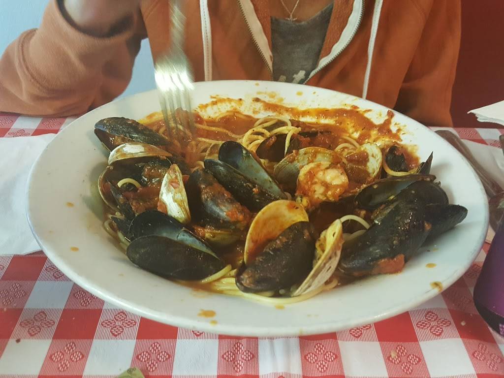 Victors Italian Restaurant | restaurant | 560 Lincoln Ave, Saugus, MA 01906, USA | 7812310532 OR +1 781-231-0532