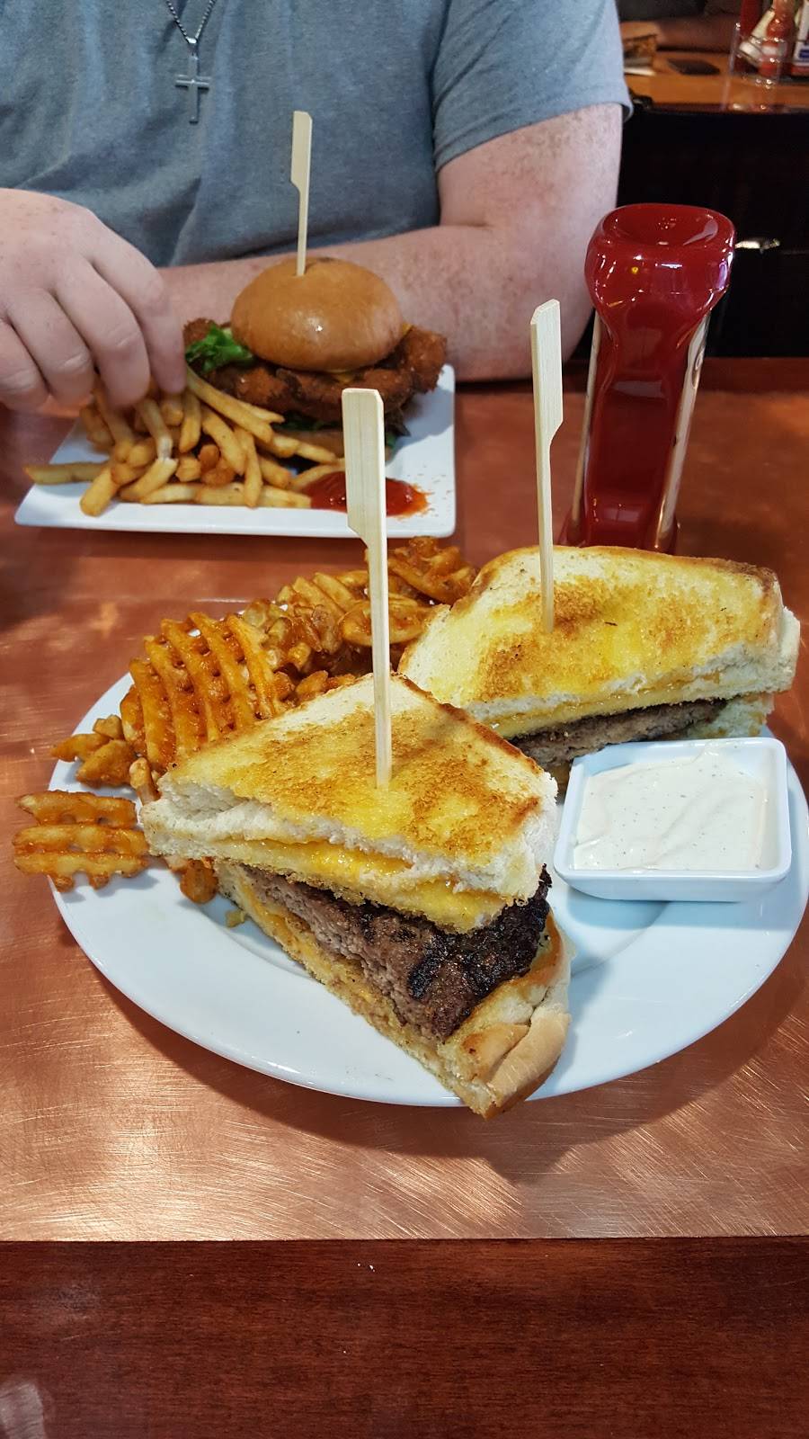 Coppertop Tavern Restaurant & Bar | restaurant | 0725 W 700 S, Wolcottville, IN 46795, USA | 2608543000 OR +1 260-854-3000