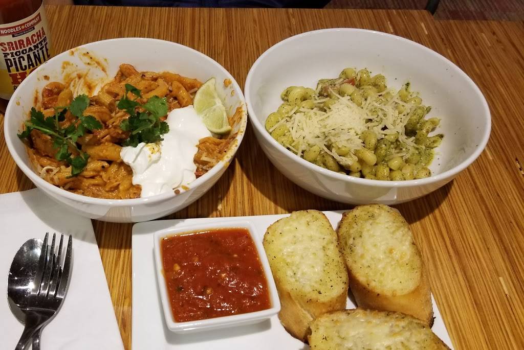 Noodles and Company | restaurant | 5840 Douglas Ave, Des Moines, IA 50310, USA | 5152784294 OR +1 515-278-4294
