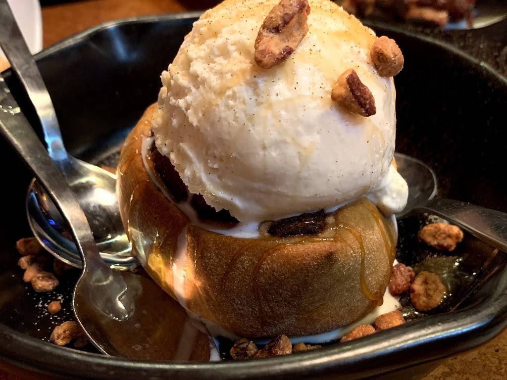 TGI Fridays | restaurant | 3700 Rivertown Pkwy, Grandville, MI 49418, USA | 6162578801 OR +1 616-257-8801