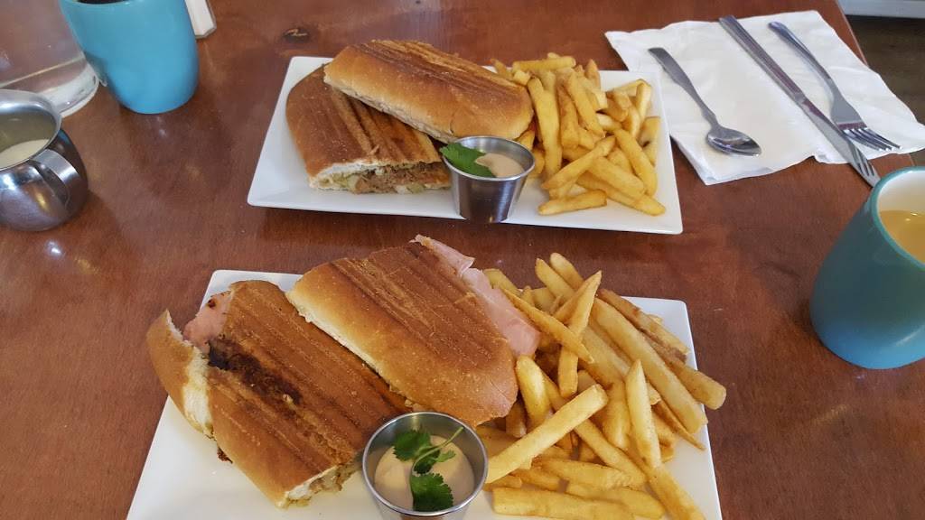 Café Con Leche (Restaurant) | restaurant | 10 Main St, Wappingers Falls, NY 12590, USA | 8456321535 OR +1 845-632-1535