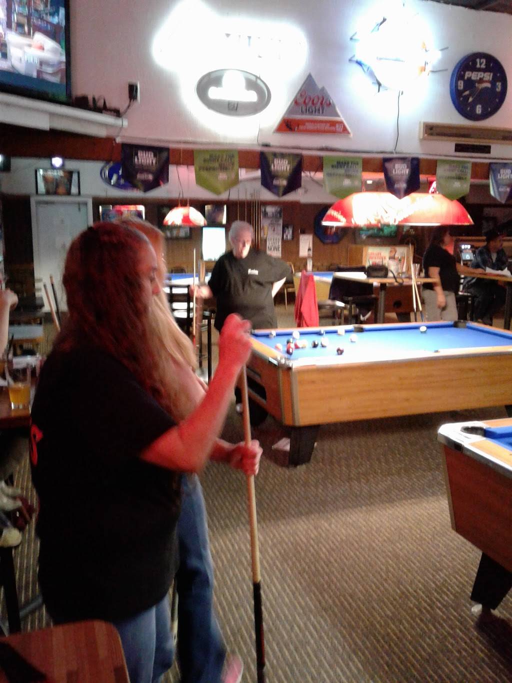 The Silver Dollar Tavern | restaurant | 375 Lancaster Dr SE, Salem, OR 97317, USA | 5033630586 OR +1 503-363-0586