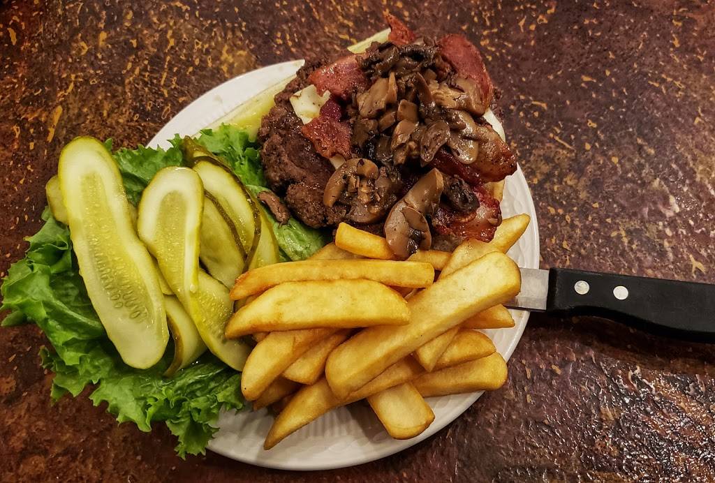 Crossbow Inn | restaurant | 11310 S Saginaw St, Grand Blanc, MI 48439, USA | 8106950720 OR +1 810-695-0720