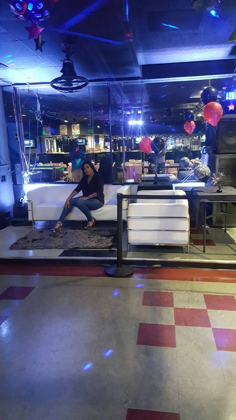 4th Quarter Sports Grill | restaurant | 7460 S Westmoreland Rd, Dallas, TX 75237, USA | 9725721910 OR +1 972-572-1910