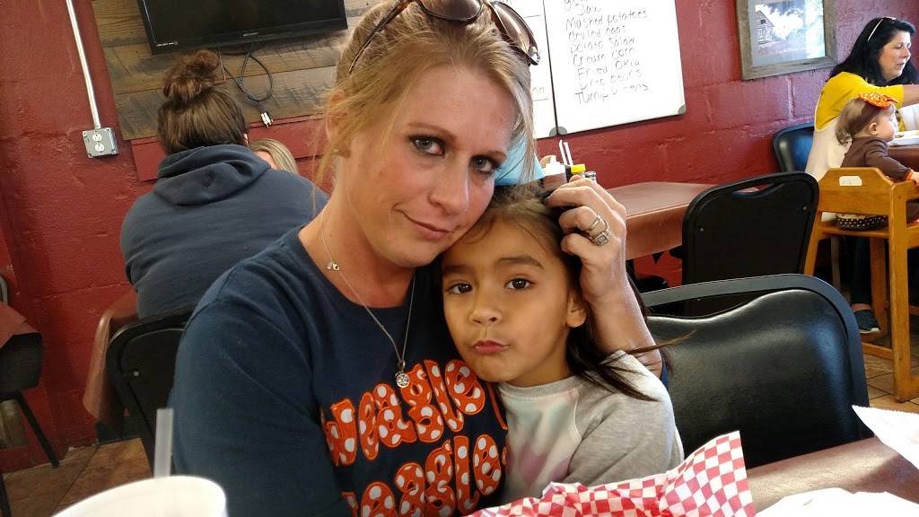 Boaz Cafe | restaurant | 10830 AL-168, Boaz, AL 35957, USA | 2565931599 OR +1 256-593-1599