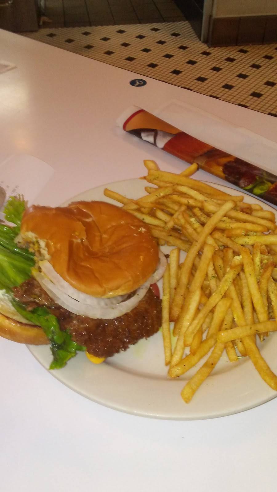 Steak n Shake | restaurant | 7930 E Washington St, Indianapolis, IN 46219, USA | 3173591102 OR +1 317-359-1102