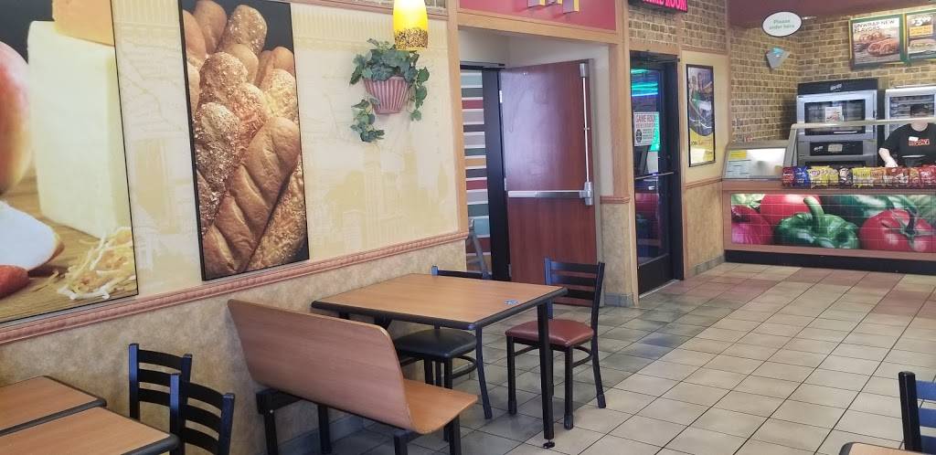 Subway | restaurant | 9191 IL-140, Hamel, IL 62046, USA | 6186332883 OR +1 618-633-2883