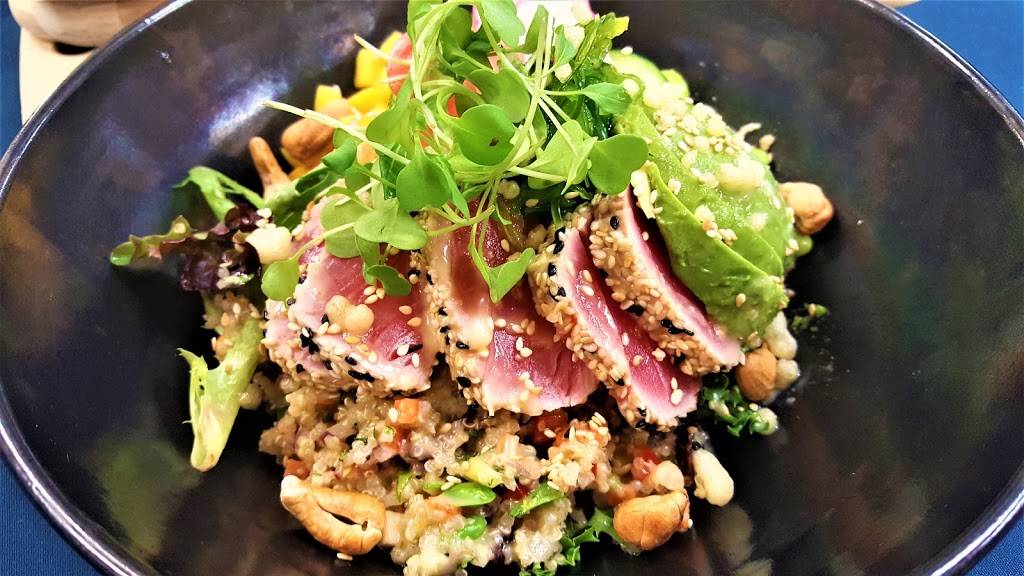 LAccalmie | restaurant | 25 Chemin des Îles-Yale, Saint-Eustache, QC J7P 5M6, Canada | 4504720263 OR +1 450-472-0263