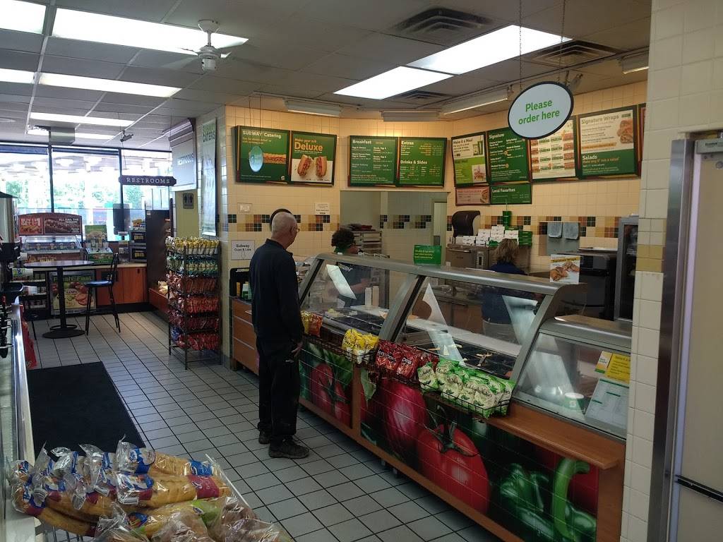 Subway Restaurants | restaurant | 6123 Truax Ln, Eau Claire, WI 54703, USA | 7158746945 OR +1 715-874-6945