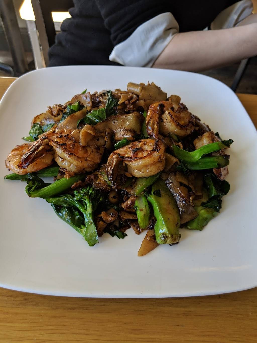 Pon Thai Bistro | restaurant | 213 Washington St, Brookline, MA 02445, USA | 6176083593 OR +1 617-608-3593