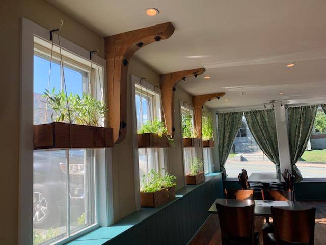 Utopia | restaurant | 96 Hammond St, Bangor, ME 04401, USA | 2075731136 OR +1 207-573-1136