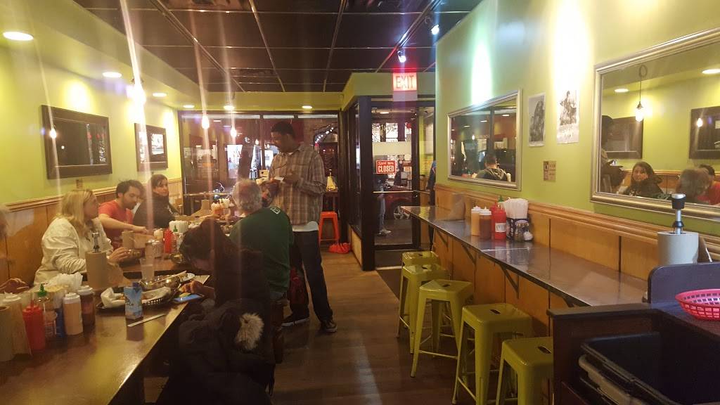 Crisp | restaurant | 2940 N Broadway, Chicago, IL 60657, USA | 7736977610 OR +1 773-697-7610