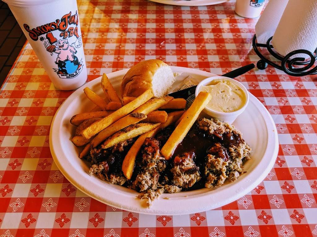 Smoky Jons #1 BBQ | restaurant | 2310 Packers Ave, Madison, WI 53704, USA | 6082497427 OR +1 608-249-7427