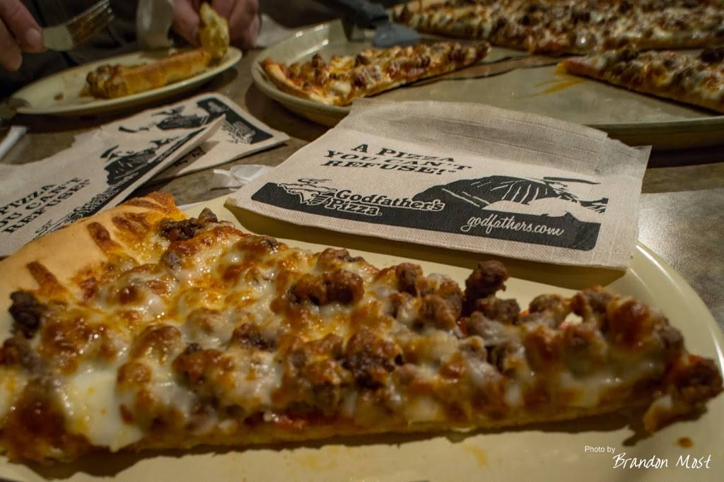 Godfathers Pizza | meal delivery | 14139 Q St, Omaha, NE 68137, USA | 4028960555 OR +1 402-896-0555