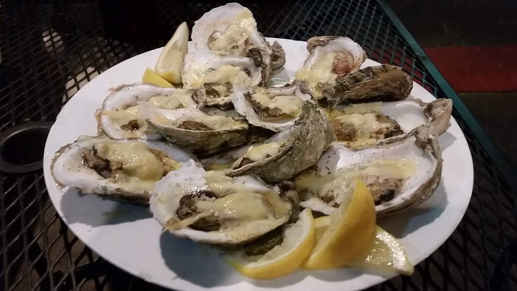 Fillin Station | restaurant | 692 Howard Ave, Biloxi, MS 39530, USA | 2284352522 OR +1 228-435-2522