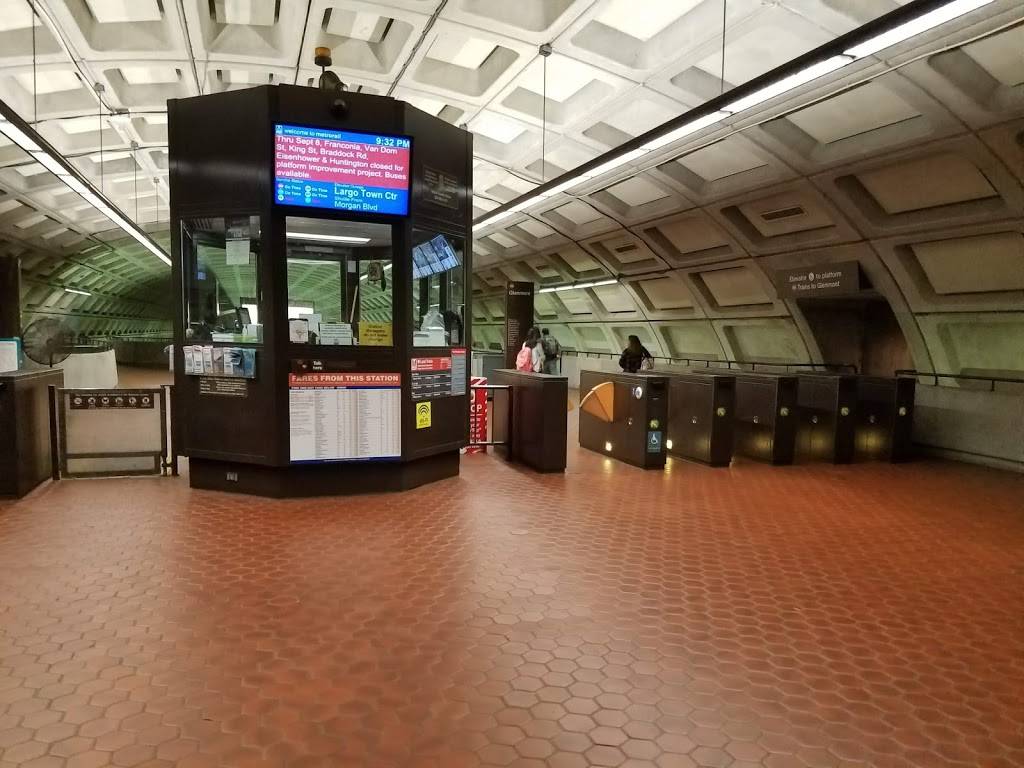 Subway | meal takeaway | 1605 Connecticut Ave NW, Washington, DC 20009, USA | 2023191004 OR +1 202-319-1004