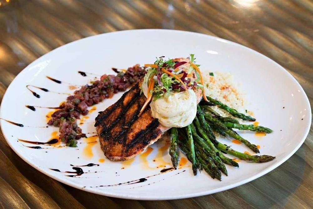 Brickstones Kitchen and Bar | restaurant | Embassy Suites, 10333 S Jordan Gateway, South Jordan, UT 84095, USA | 8016174040 OR +1 801-617-4040