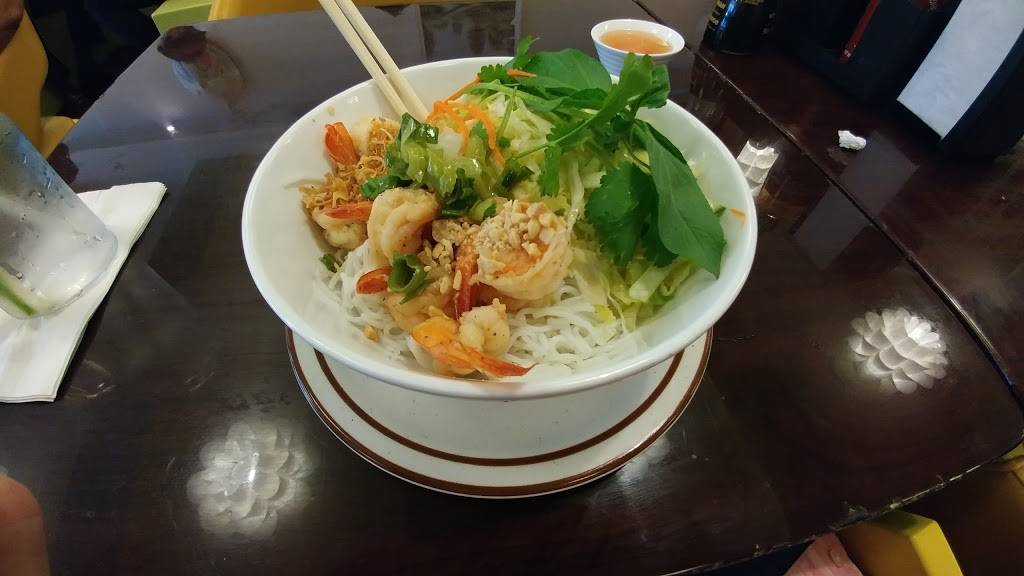 Pho Viet | restaurant | 104 St Paul St, Baltimore, MD 21202, USA | 4102441428 OR +1 410-244-1428