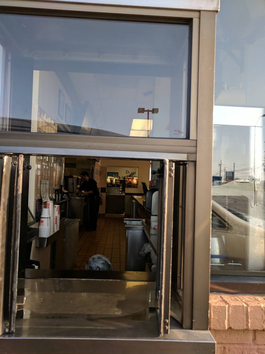 Burger King | restaurant | 7677 Broadview Rd, Seven Hills, OH 44131, USA | 2165244333 OR +1 216-524-4333