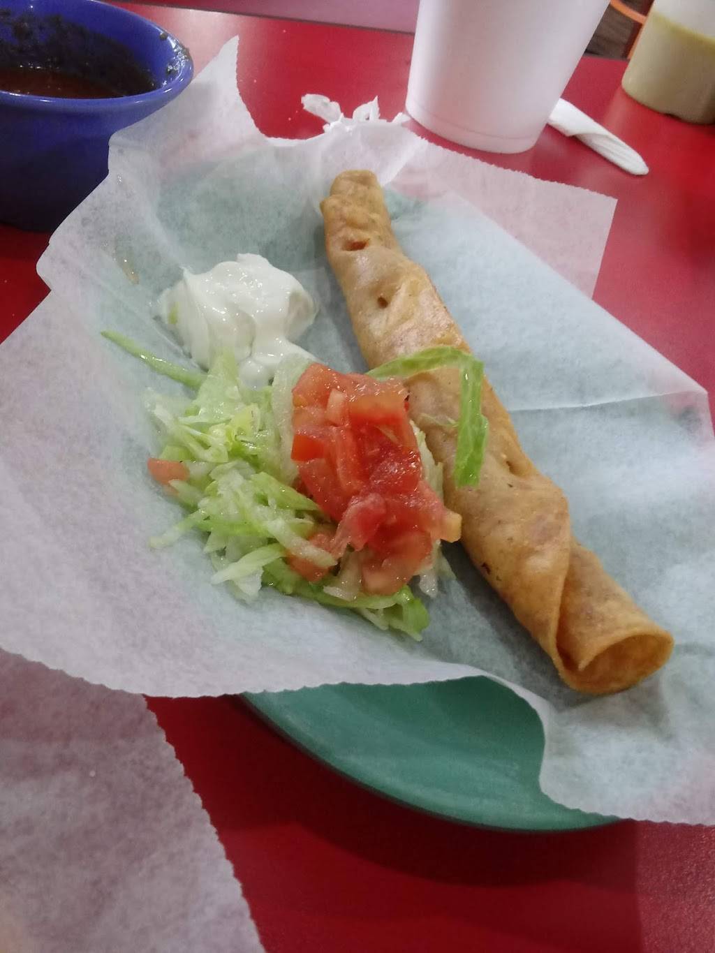 La Coronela Mexican Restaurant | restaurant | 201 N New Braunfels Ave, San Antonio, TX 78202, USA | 2105980537 OR +1 210-598-0537