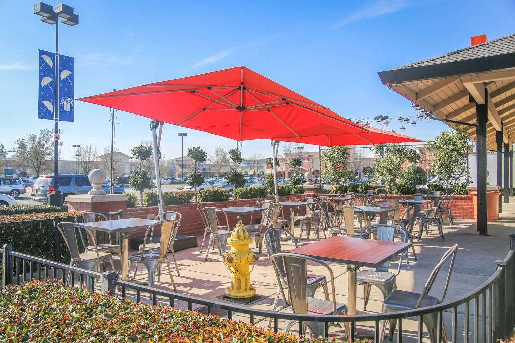 Squeeze Burger and Brew | restaurant | 856 W Benjamin Holt Dr, Stockton, CA 95207, USA | 2094732222 OR +1 209-473-2222