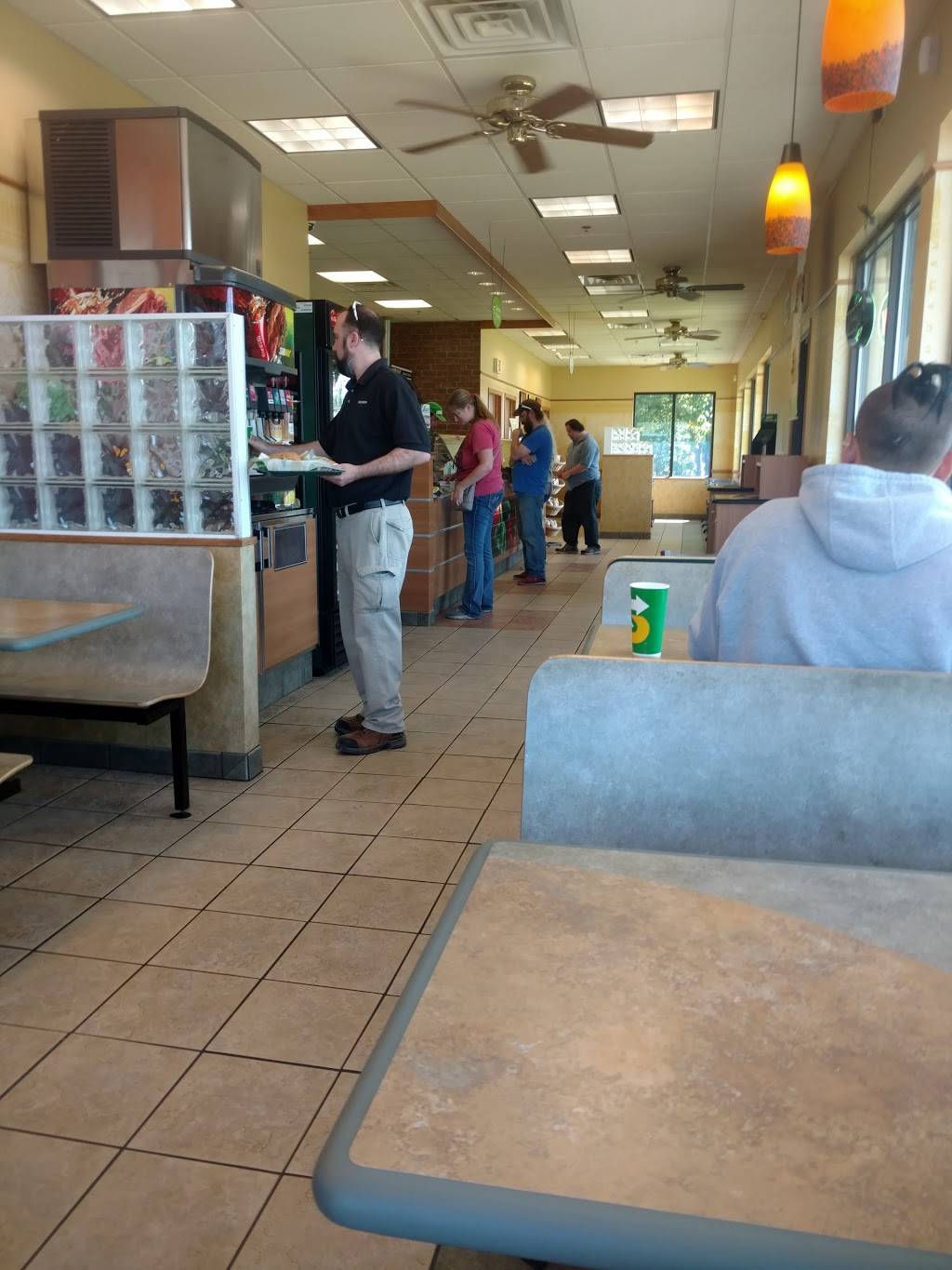 Subway | restaurant | 1848 E Sherman Blvd, Muskegon, MI 49444, USA | 2317370400 OR +1 231-737-0400