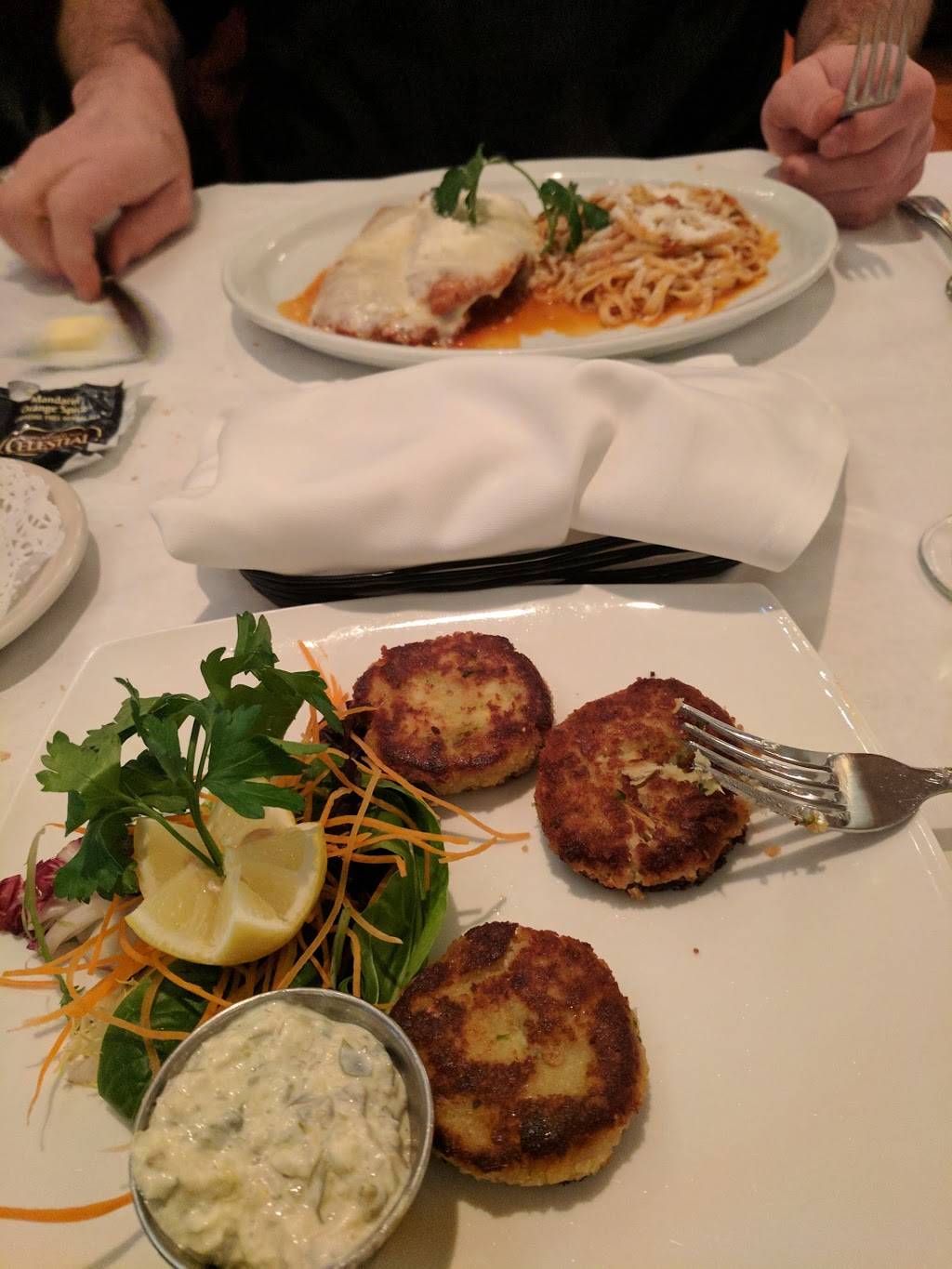 Hunters Steak & Ale House | restaurant | 9404 4th Ave, Brooklyn, NY 11209, USA | 7182388899 OR +1 718-238-8899