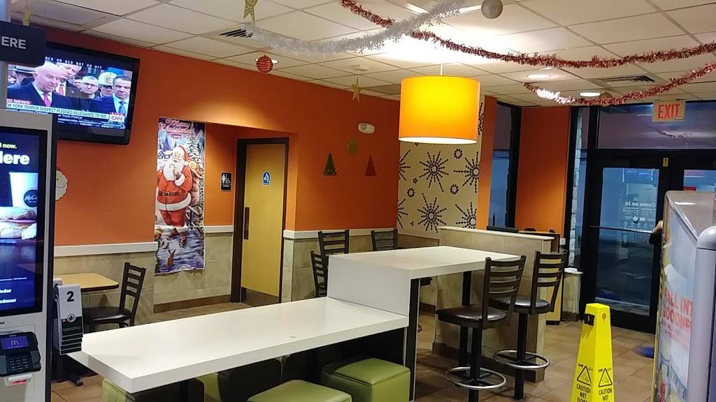 McDonalds | cafe | 15715 SW 88th St, Miami, FL 33193, USA | 3053874249 OR +1 305-387-4249