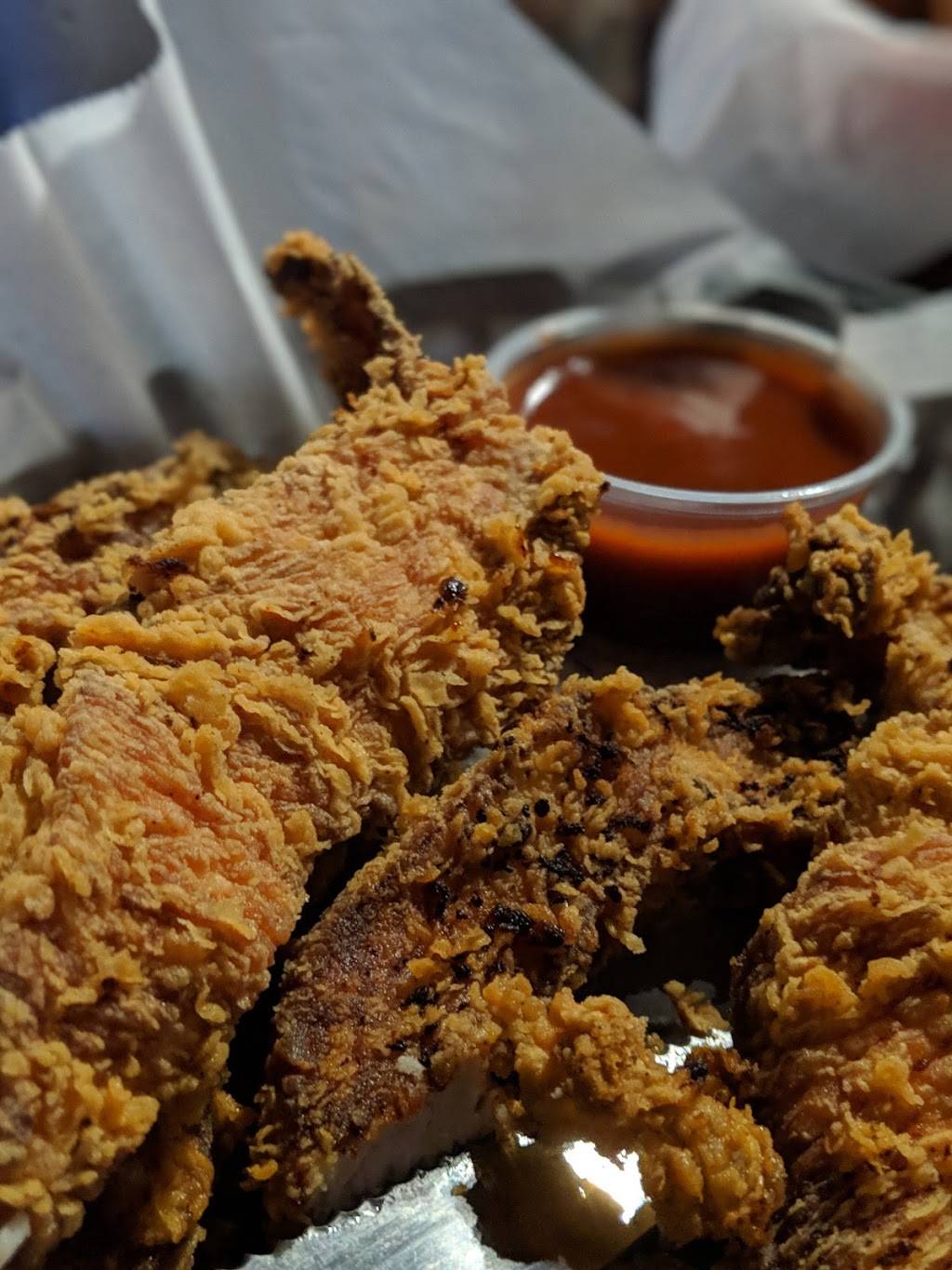 Lakewood Village Tavern | restaurant | 13437 Madison Ave, Lakewood, OH 44107, USA | 2165210301 OR +1 216-521-0301