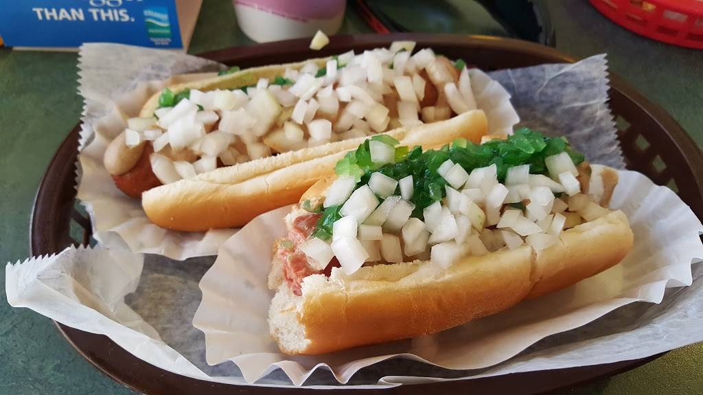 Tonys Dog House | restaurant | 528 Lake Ave, Ashtabula, OH 44004, USA | 4409640202 OR +1 440-964-0202